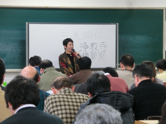 1563-京商　團さん講習会風景　手前に受講者と團さん.jpg